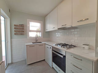 Cocina en Banyoles, Atelier4 Atelier4 Small kitchens
