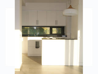 Casa M&S Banyoles, Atelier4 Atelier4 Built-in kitchens
