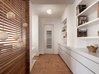 Restyling appartamento, tuttaunaltracasa tuttaunaltracasa Ingresso, Corridoio & Scale in stile moderno