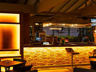 İda Hotel & Rest. Bar Bahçe Tasarımı, ARINUYGUR MİMARLIK ARINUYGUR MİMARLIK Commercial spaces Gỗ Wood effect