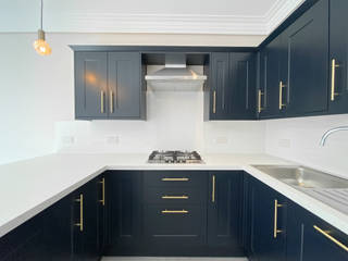 New Build Queens Road, Windsor, The Market Design & Build The Market Design & Build Classic style kitchen