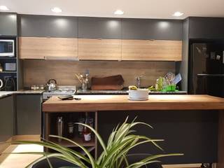 Cocina con Diseño equilibrado, estético Industrial, , MOBILFE MOBILFE Built-in kitchens Wood-Plastic Composite Grey