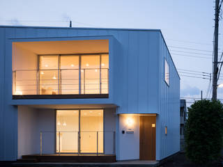 茂呂山の家, SPACE DESIGN STUDIO SPACE DESIGN STUDIO Casas multifamiliares Aluminio/Cinc