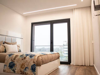 Iluminação Residencial, Plan-C Technologies Lda Plan-C Technologies Lda モダンスタイルの寝室