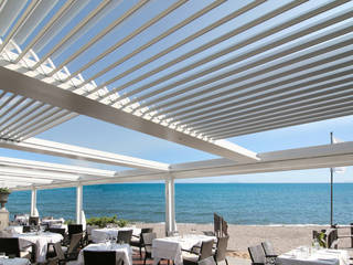 Pergola impacchettabile, unica living design unica living design หลังคาเอียง อลูมิเนียมและสังกะสี