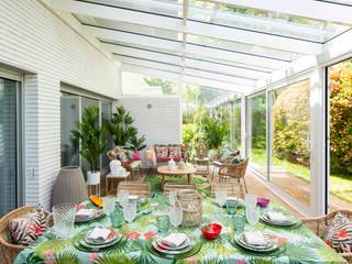 Sube Interiorismo Tropical style balcony, porch & terrace Green