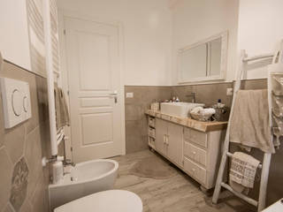 Shabby chic, Progetto Ristrutturare srl Progetto Ristrutturare srl Classic style bathroom