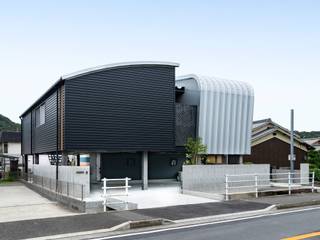 姫路市広畑区の家, 中村建築研究室 エヌラボ（n-lab） 中村建築研究室 エヌラボ（n-lab） 一戸建て住宅 鉄/鋼 黒色