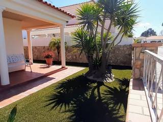 Jardim com relvado sintético premium Algarve, EXCELLENCE, RELVA SINTÉTICA PREMIUM EXCELLENCE, RELVA SINTÉTICA PREMIUM Espacios comerciales