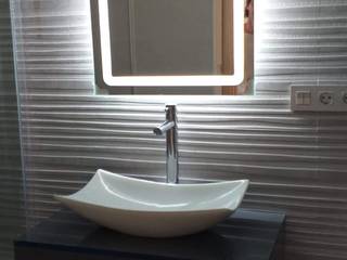 reforma de baños integral , Refovert S.L. Refovert S.L. 現代浴室設計點子、靈感&圖片 磁磚 White