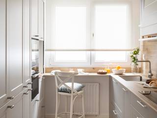 Reforma integral de piso convertido en acogedor hogar, Sube Interiorismo Sube Interiorismo Small kitchens White