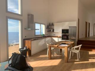 Vistas al mar en Tenerife, NsArquitectos NsArquitectos Cocinas integrales Madera Acabado en madera