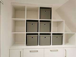 Begehbarer Kleiderschrank / Garderobe , HOME INNOVATIS - Möbel nach Maß HOME INNOVATIS - Möbel nach Maß クラシックデザインの ドレッシングルーム