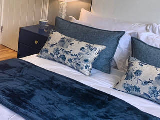 Its a blue 2021 CS DESIGN Modern style bedroom