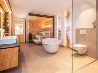 Wellnessbad mit besonderer Wandgestaltung, Franz Schroll GmbH Franz Schroll GmbH Classic style bathroom