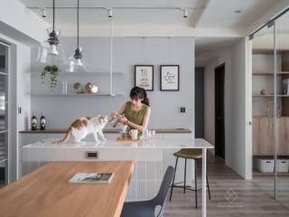 悠．遊《湛高峰》, 極簡室內設計 Simple Design Studio 極簡室內設計 Simple Design Studio Scandinavian style dining room