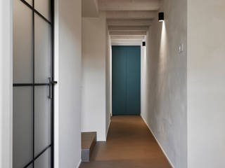 LAYER, Flussocreativo Design Studio Flussocreativo Design Studio Modern corridor, hallway & stairs
