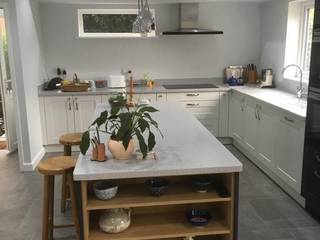 kitchen worktops chelmsford, Solid Worktops Solid Worktops Nhà bếp phong cách kinh điển