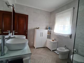 Instalação Sanitária, Decor-in, Lda Decor-in, Lda Mediterranean style bathrooms Ceramic