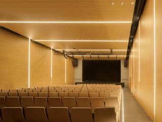 AUDITORIO EN BENALMÁDENA, Quark Arquitectura Quark Arquitectura 미니멀리스트 미디어 룸