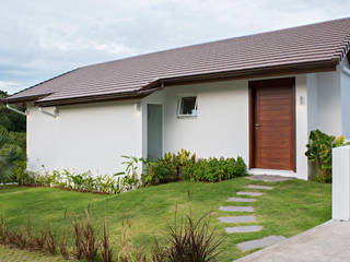 Villa Home, SIL Architects SIL Architects リゾートハウス コンクリート 白色