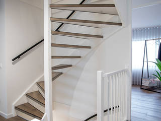 Verbouwing woning Leidschenveen, Atelier Perspective Atelier Perspective Escaleras