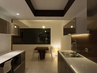 Reforma integral de vivienda, DoA diseño original, arquitectura DoA diseño original, arquitectura Built-in kitchens Brown
