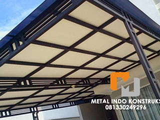 Bengkel Las dan Pasang Plafon & Kanopi Nganjuk, Metal Indo Konstruksi Metal Indo Konstruksi 和風デザインの ガレージ・物置 アルミニウム/亜鉛 白色