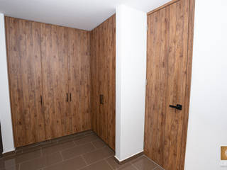 Cristales - Vestier, Creare Vida EN Madera Creare Vida EN Madera Mediterranean style dressing room Chipboard