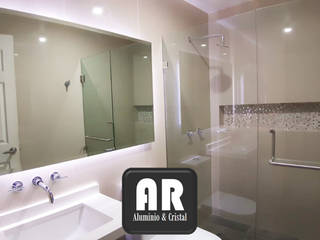 Proyecto.- CERRADA ZARAUZ, AR ALUMINIO & CRISTAL AR ALUMINIO & CRISTAL Modern style bathrooms Glass