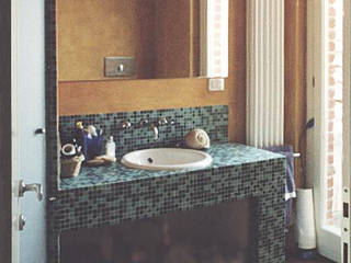 Da uno a due_Ristrutturazione villetta 900, Luisa Olgiati Luisa Olgiati Classic style bathroom
