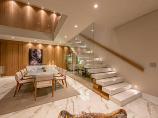 Sala com design de alto padrão , Andréa Carvalho Arquitetura Andréa Carvalho Arquitetura Moderne Esszimmer
