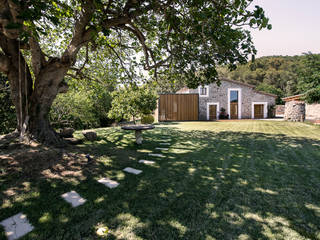 Jardín para una masia, LOBATO LANDSCAPE LOBATO LANDSCAPE 지중해스타일 정원