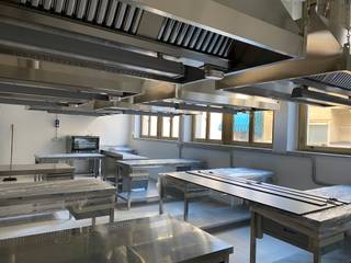 Celips Food Academy, Studio Ing. Marco Pellegrini Studio Ing. Marco Pellegrini Built-in kitchens Iron/Steel