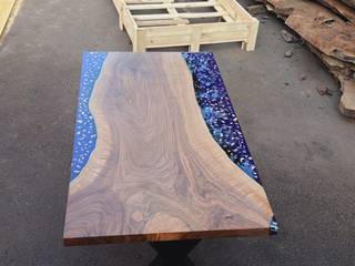 Walnut Wood Epoxy Dining Table, Luxuryepoxyfurniture Luxuryepoxyfurniture Modern houses Solid Wood Multicolored