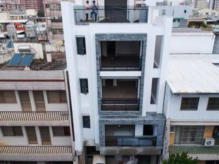 三民區四樓半住宅興建案, 御棠營造有限公司 御棠營造有限公司 Casas modernas