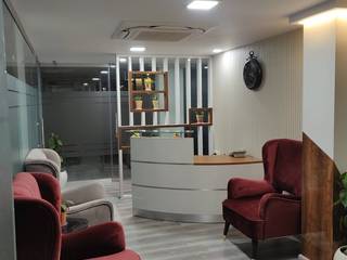 Lawyer's office in Defence Colony , New Delhi , Design Kreations Design Kreations Commercial spaces MDF White