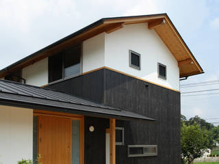 Ku-House Okayama , 三宅和彦／ミヤケ設計事務所 三宅和彦／ミヤケ設計事務所 Rumah keluarga besar Parket Multicolored