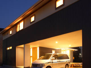 Tu-House okayama kurasiki, 三宅和彦／ミヤケ設計事務所 三宅和彦／ミヤケ設計事務所 Fertiggarage Aluminium/Zink