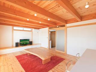 Nm-House okayama kurasiki, 三宅和彦／ミヤケ設計事務所 三宅和彦／ミヤケ設計事務所 Ruang Keluarga Gaya Asia Parket Multicolored