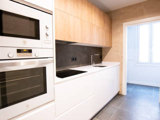 Reforma vivienda calle la Rivera Bilbao, EGENOR S.L EGENOR S.L Built-in kitchens