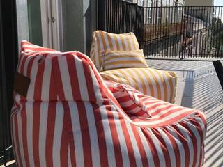 Pufes/terraço SAL Concept Store Varandas, marquises e terraços minimalistas