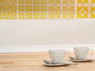 Design de Interiores - COZINHA, AZULEJOS DE FACHADA AZULEJOS DE FACHADA ห้องครัวขนาดเล็ก กระเบื้อง