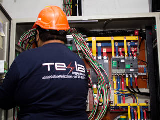 Plaza Claro Bogotá D.C., Tesla Ingenieros Tesla Ingenieros Estudios y oficinas modernos