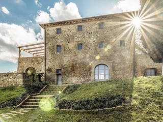 Restauro di una Casa di Caccia: Una destinazione residenziale, trasformandola in una Villa indipende, Arch. Alessandra Cipriani Arch. Alessandra Cipriani Casa di campagna