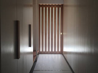 M hut, I 設計室 I 設計室 Modern Corridor, Hallway and Staircase Wood Wood effect