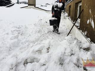 Februar 2021 | Dach Schneeräumung in Löhne, Dachdeckermeisterbetrieb Dirk Lange Dachdeckermeisterbetrieb Dirk Lange Gewerbeflächen