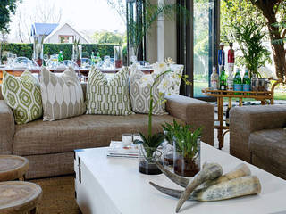 Outdoor Living, Joseph Avnon Interiors Joseph Avnon Interiors Balcones y terrazas de estilo clásico