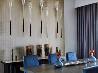 Show Apartment, Rakeshh Jeswaani Interior Architects Rakeshh Jeswaani Interior Architects Eclectic style dining room