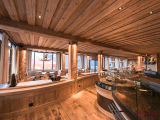 Charlys Gstaad, altholz, Baumgartner & Co GmbH altholz, Baumgartner & Co GmbH Rustic style dining room Wood Wood effect